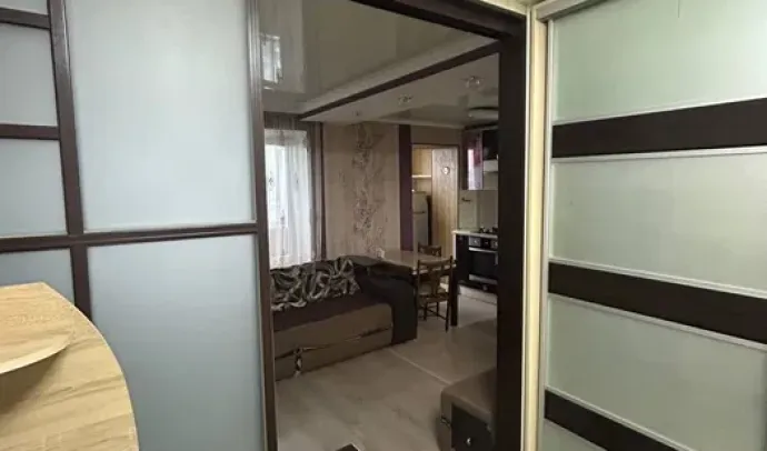 1090 Однокімнатна в центрі